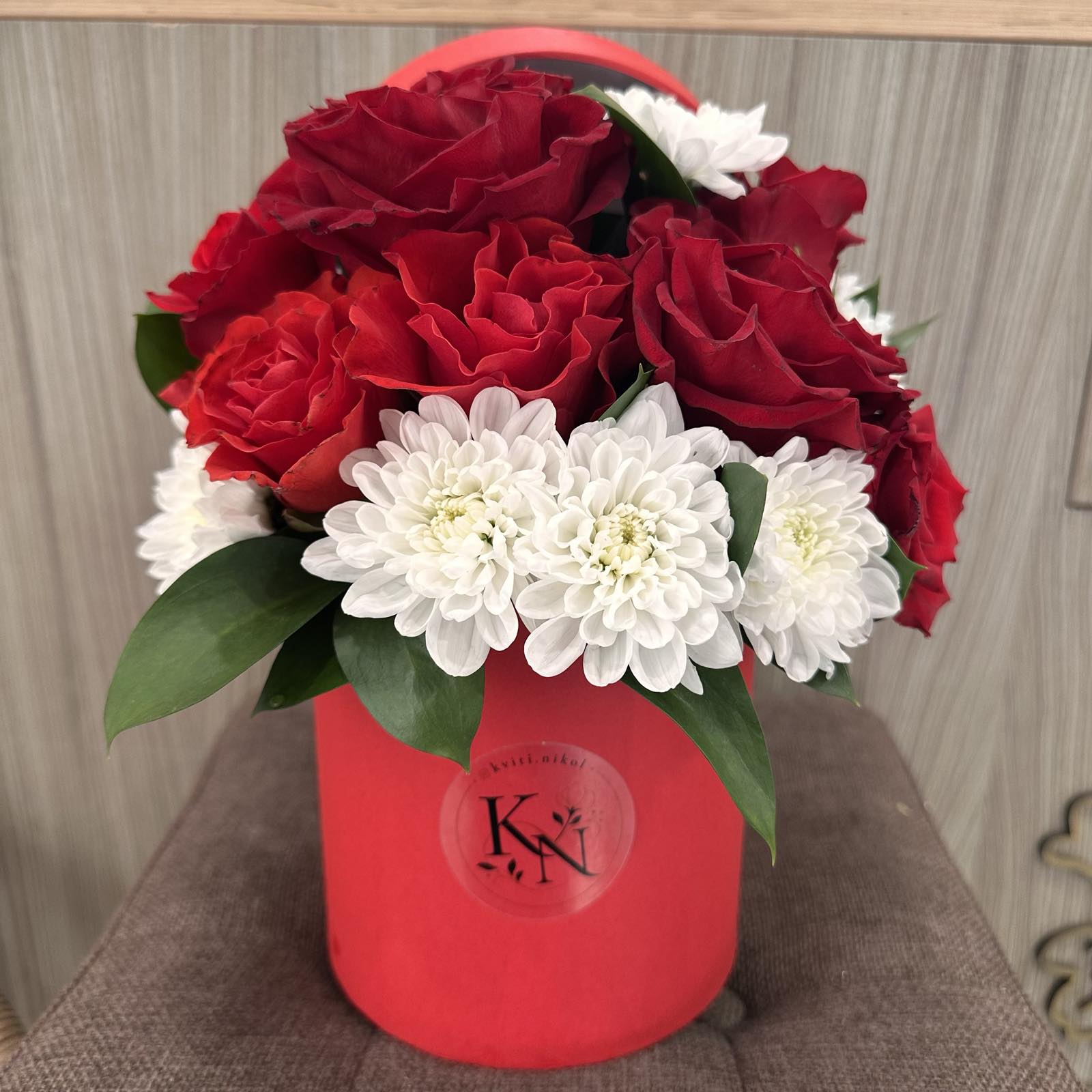 Квіткова коробка "Love"