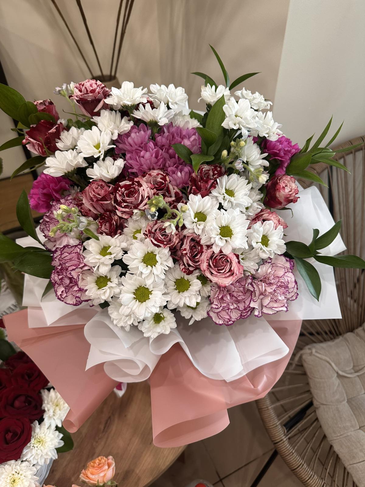Букет квітковий "Berry Blossom"